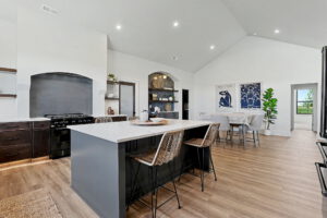 Oversized island facing the gas range 