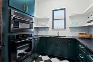 Butler's pantry with built-in dual ovens
